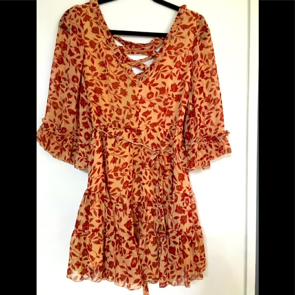 Selfie Leslie flouncy floral dress.